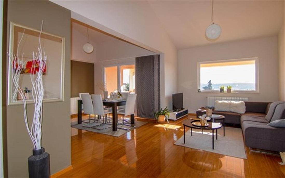 Apartment Lovely Overlooking The Sea - Banjole